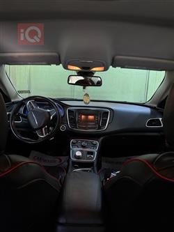 Chrysler 200
